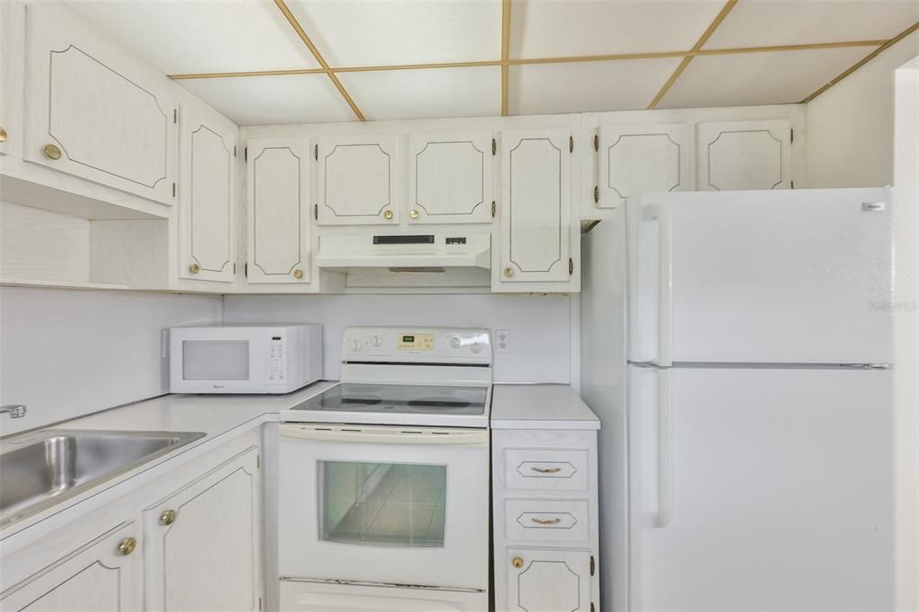 For Sale: $99,000 (2 beds, 2 baths, 960 Square Feet)
