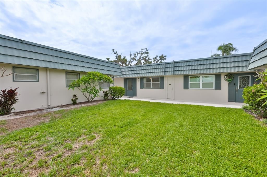 For Sale: $99,000 (2 beds, 2 baths, 960 Square Feet)