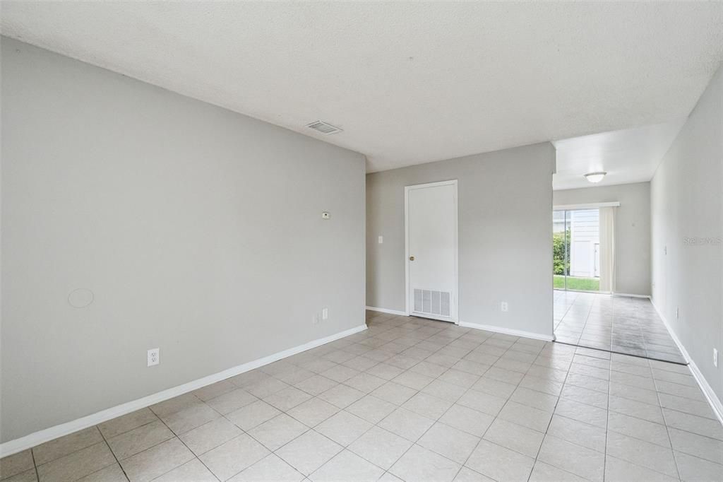 En Venta: $230,000 (3 camas, 2 baños, 992 Pies cuadrados)