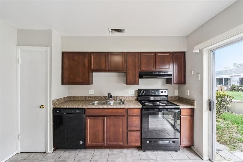 En Venta: $230,000 (3 camas, 2 baños, 992 Pies cuadrados)