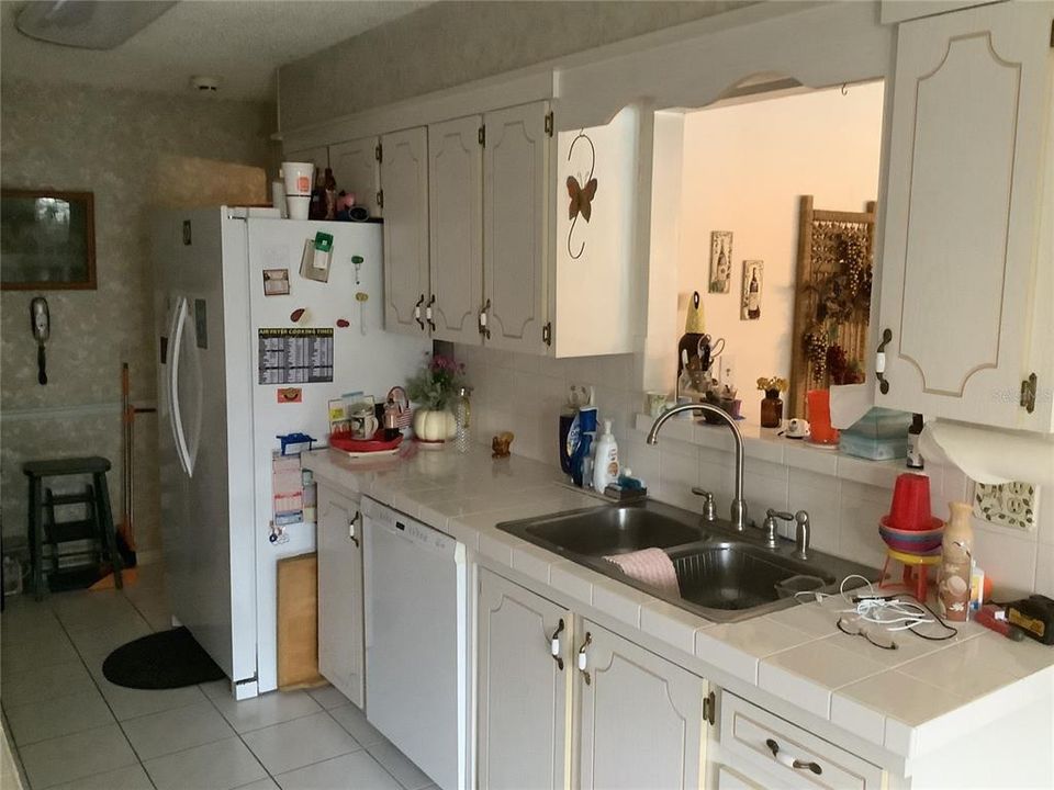 На продажу: $269,000 (3 спален, 2 ванн, 1572 Квадратных фут)