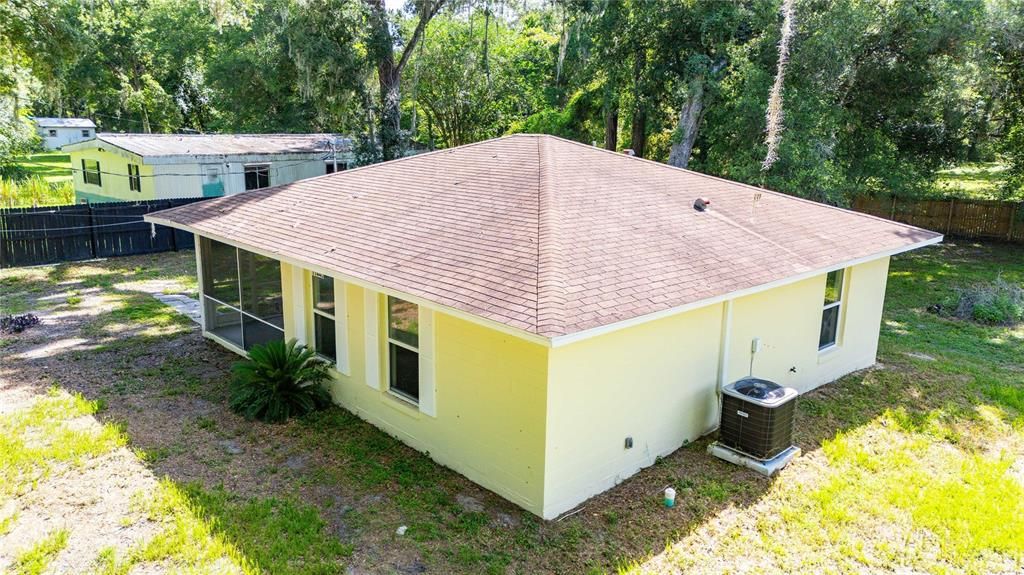 For Sale: $179,900 (2 beds, 1 baths, 882 Square Feet)
