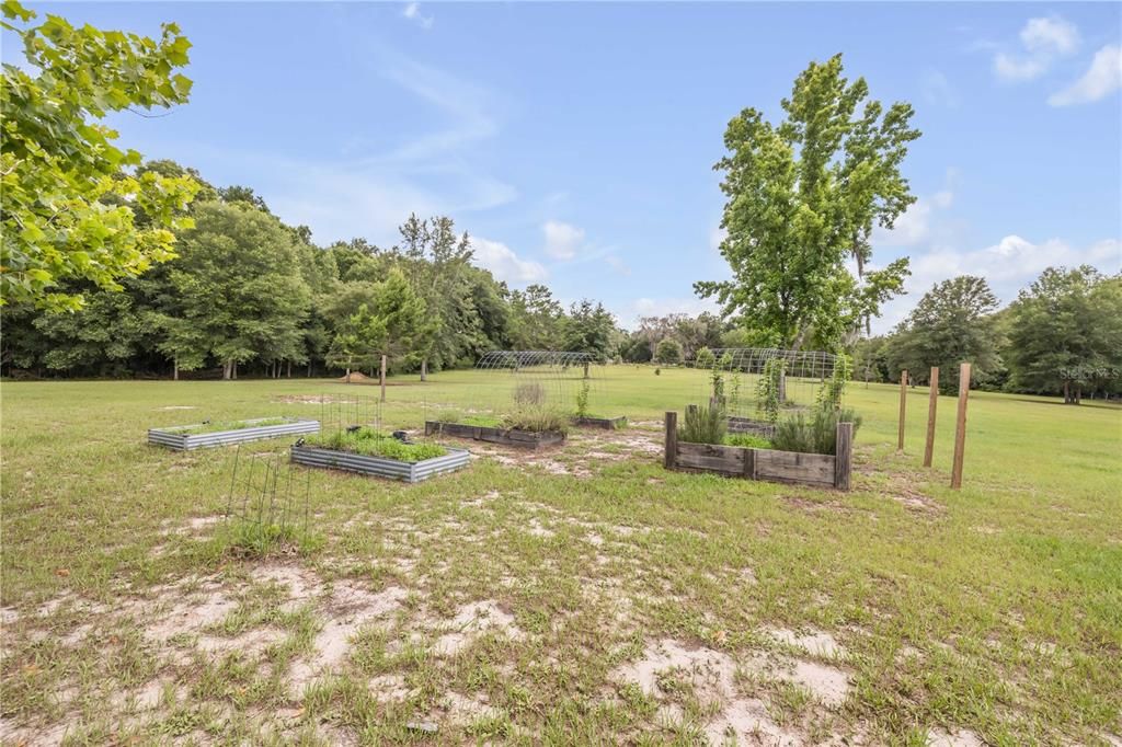 For Sale: $650,000 (4 beds, 3 baths, 1768 Square Feet)