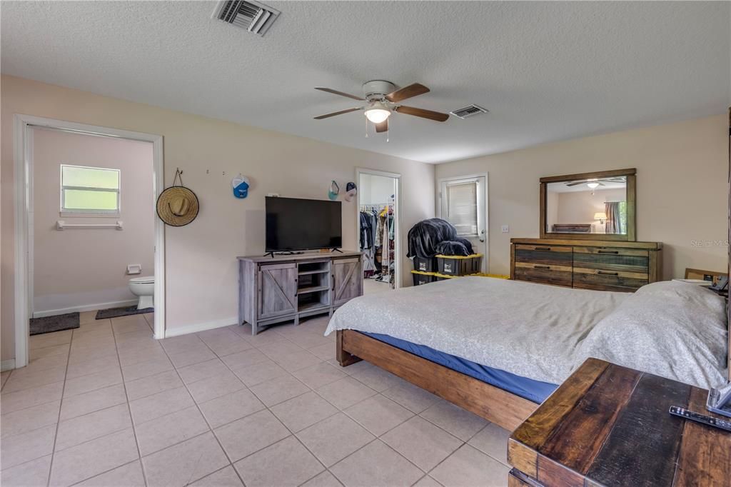 For Sale: $650,000 (4 beds, 3 baths, 1768 Square Feet)