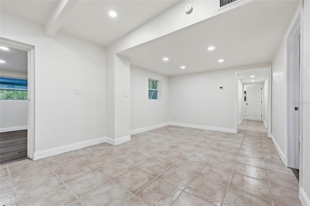For Sale: $269,900 (3 beds, 2 baths, 1899 Square Feet)