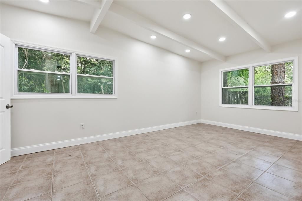 For Sale: $269,900 (3 beds, 2 baths, 1899 Square Feet)