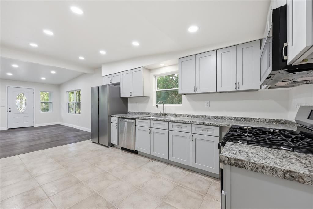For Sale: $269,900 (3 beds, 2 baths, 1899 Square Feet)