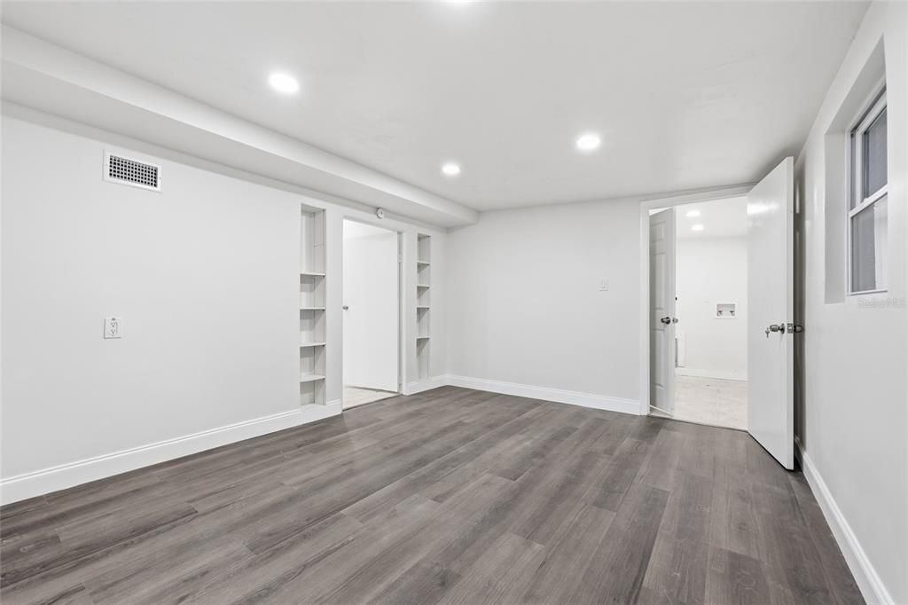 For Sale: $269,900 (3 beds, 2 baths, 1899 Square Feet)