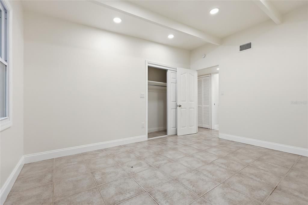 For Sale: $269,900 (3 beds, 2 baths, 1899 Square Feet)