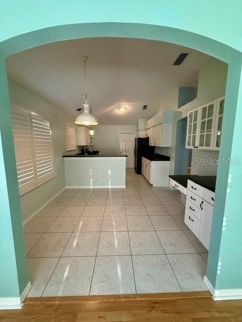 For Sale: $294,900 (2 beds, 2 baths, 1380 Square Feet)