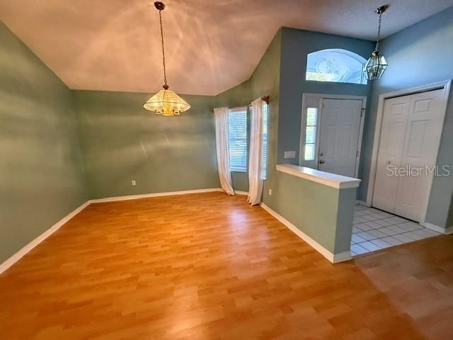 For Sale: $294,900 (2 beds, 2 baths, 1380 Square Feet)
