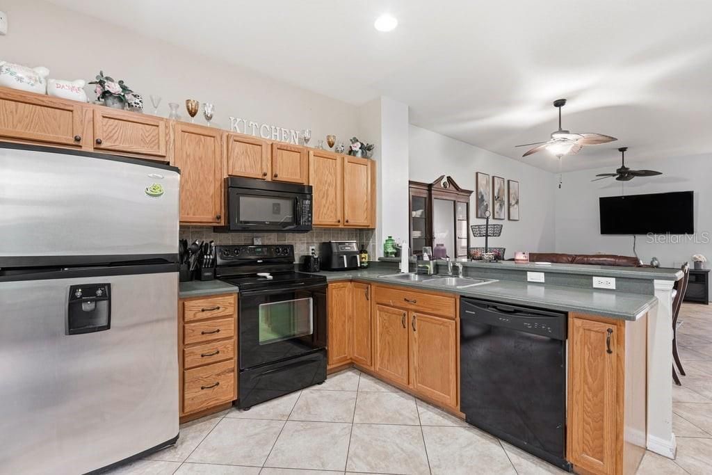 For Sale: $185,000 (2 beds, 2 baths, 1268 Square Feet)