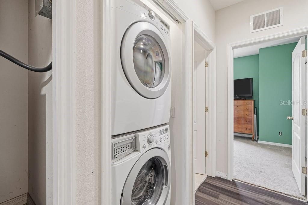 For Sale: $185,000 (2 beds, 2 baths, 1268 Square Feet)