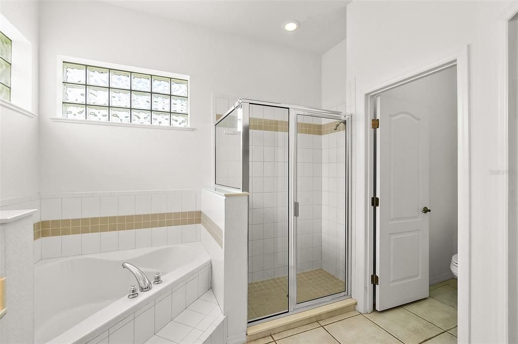 For Sale: $359,000 (3 beds, 2 baths, 1779 Square Feet)