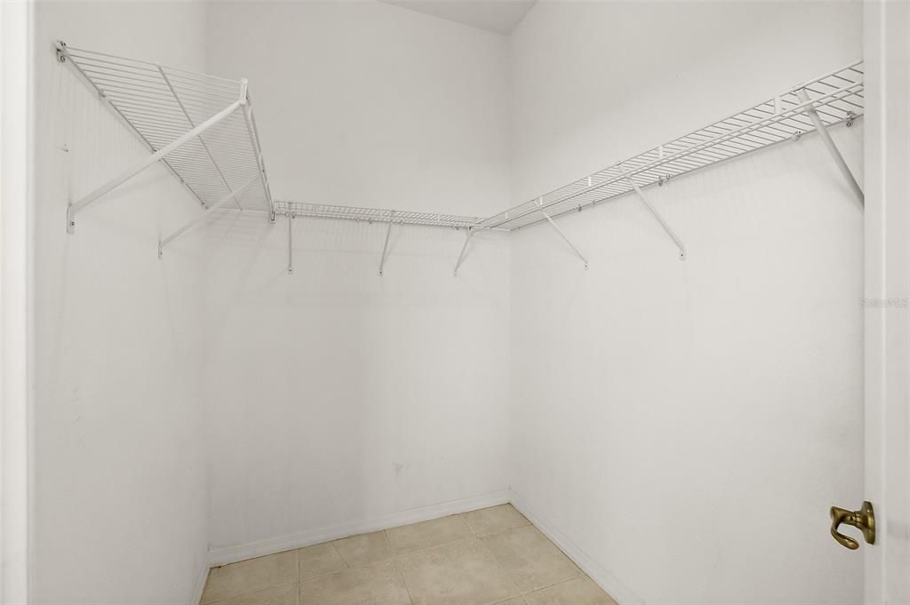 For Sale: $359,000 (3 beds, 2 baths, 1779 Square Feet)