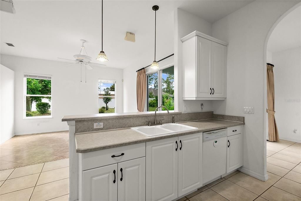 For Sale: $359,000 (3 beds, 2 baths, 1779 Square Feet)