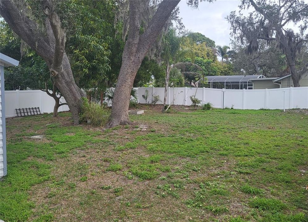 For Rent: $2,900 (3 beds, 2 baths, 1608 Square Feet)