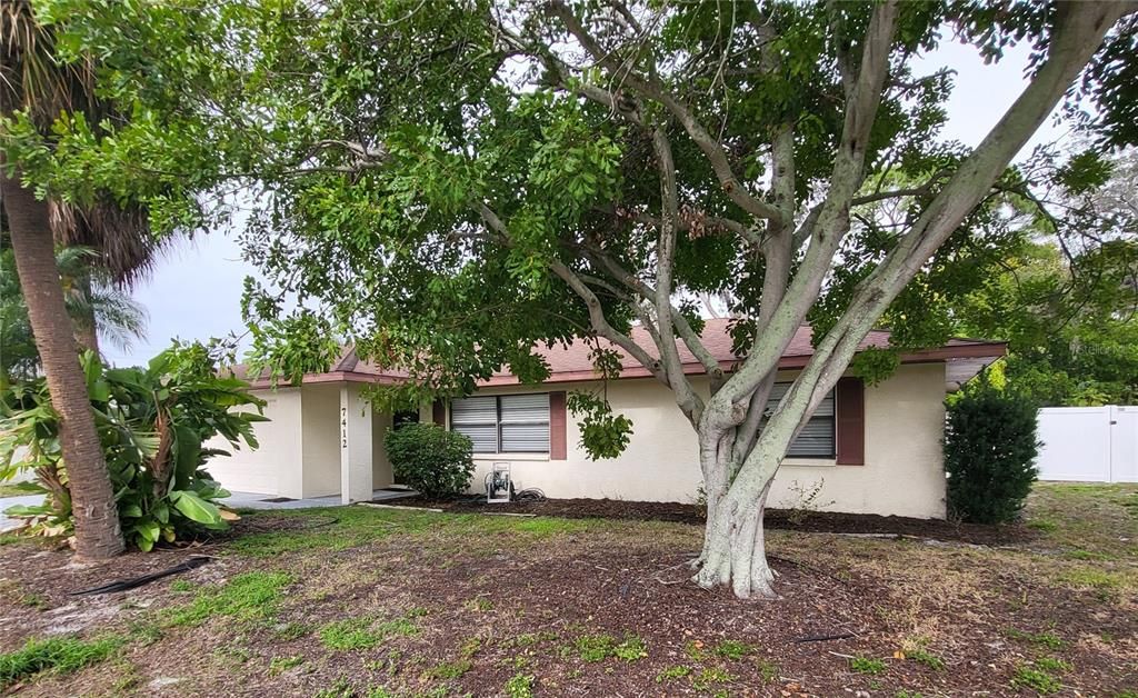 For Rent: $2,900 (3 beds, 2 baths, 1608 Square Feet)