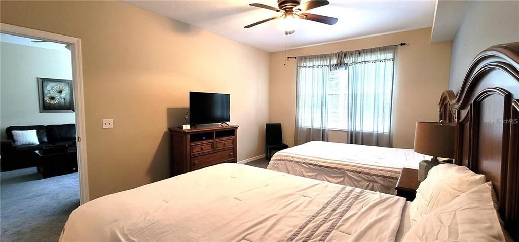 For Sale: $289,000 (2 beds, 2 baths, 1097 Square Feet)