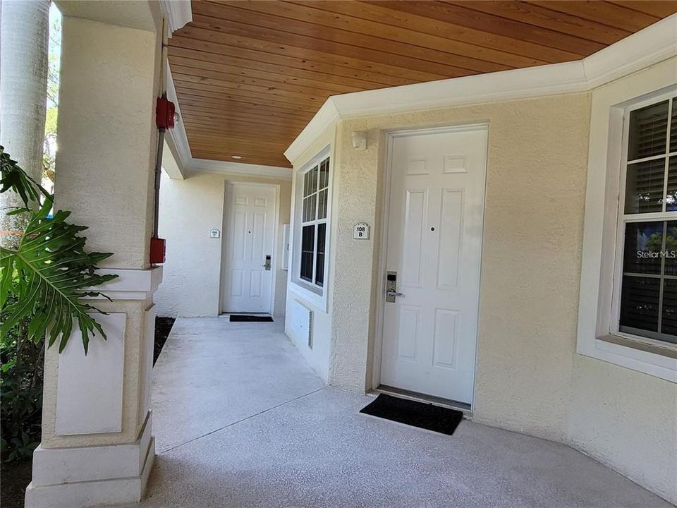 For Sale: $289,000 (2 beds, 2 baths, 1097 Square Feet)