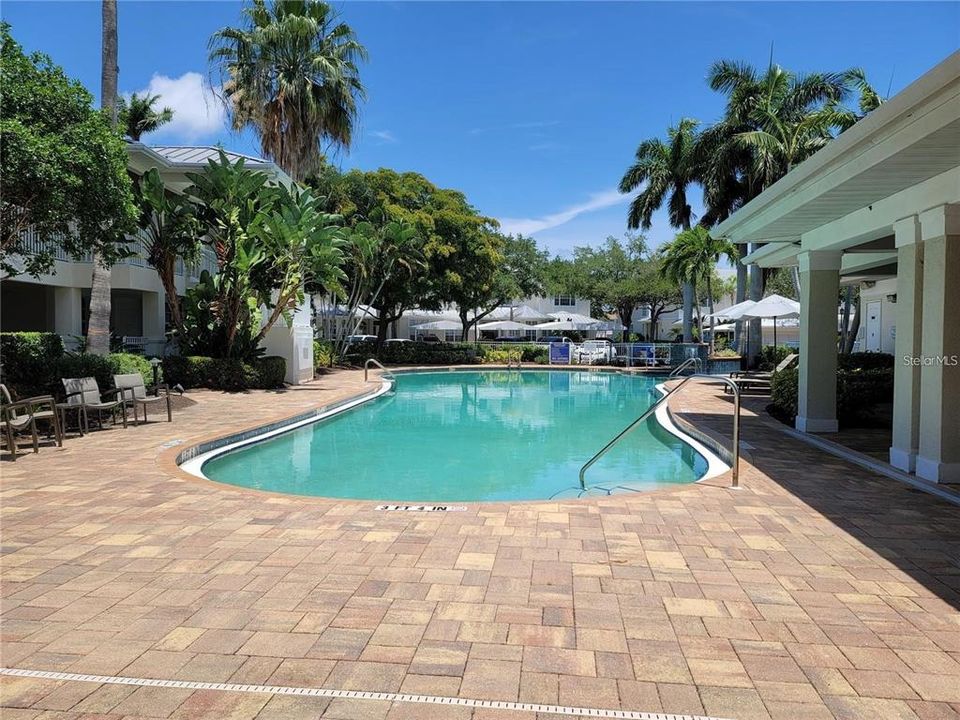 For Sale: $289,000 (2 beds, 2 baths, 1097 Square Feet)