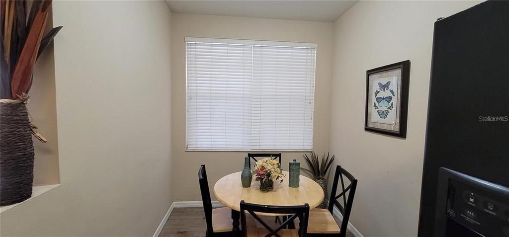 For Sale: $289,000 (2 beds, 2 baths, 1097 Square Feet)
