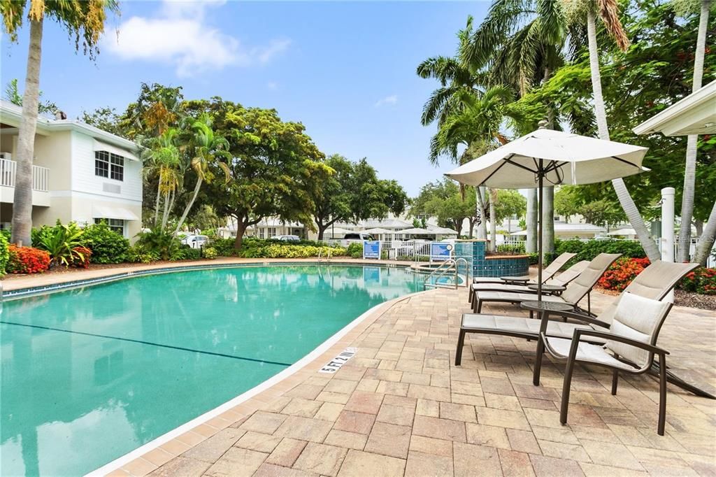 For Sale: $289,000 (2 beds, 2 baths, 1097 Square Feet)