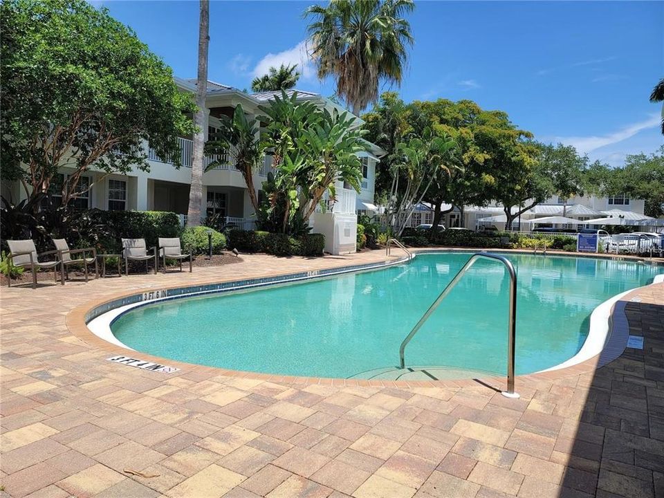 For Sale: $289,000 (2 beds, 2 baths, 1097 Square Feet)