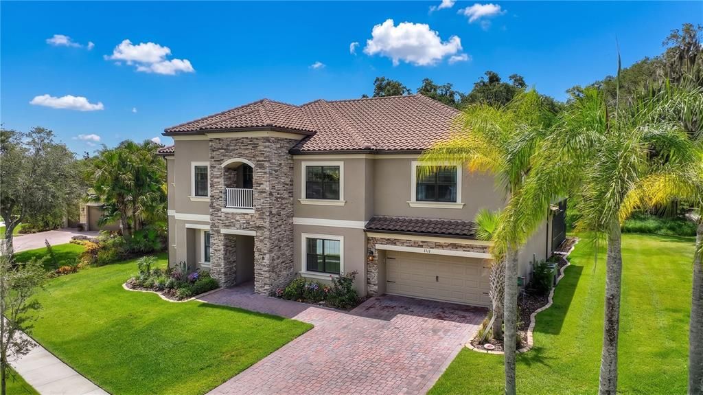 Active With Contract: $850,000 (5 beds, 3 baths, 4232 Square Feet)