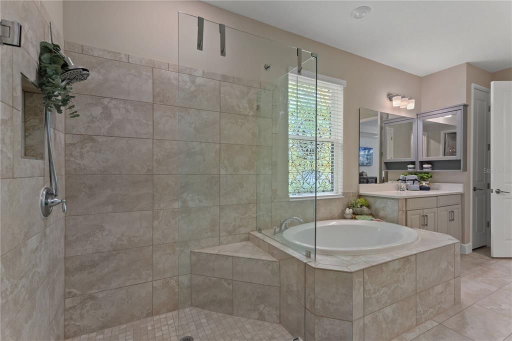 Active With Contract: $850,000 (5 beds, 3 baths, 4232 Square Feet)