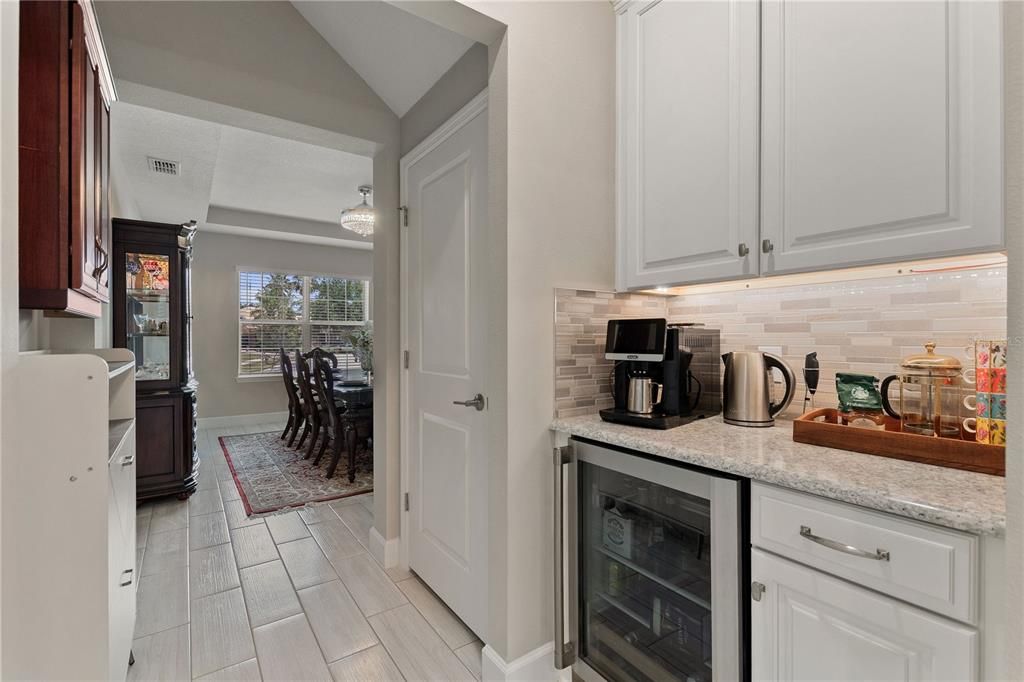 Active With Contract: $850,000 (5 beds, 3 baths, 4232 Square Feet)