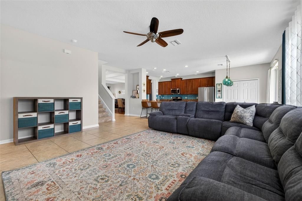 En Venta: $530,000 (5 camas, 3 baños, 3044 Pies cuadrados)