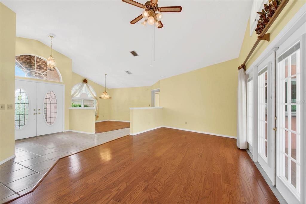 For Sale: $975,000 (3 beds, 3 baths, 3015 Square Feet)