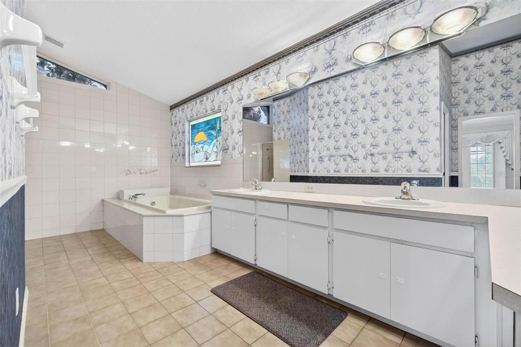For Sale: $975,000 (3 beds, 3 baths, 3015 Square Feet)