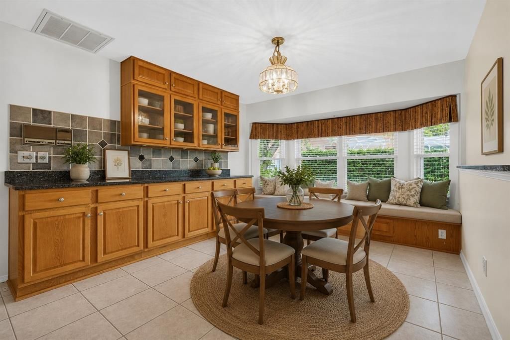 For Sale: $975,000 (3 beds, 3 baths, 3015 Square Feet)