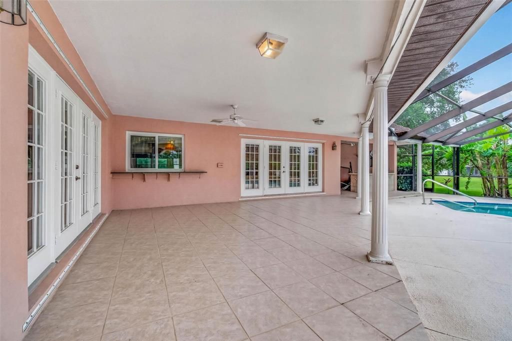 For Sale: $975,000 (3 beds, 3 baths, 3015 Square Feet)