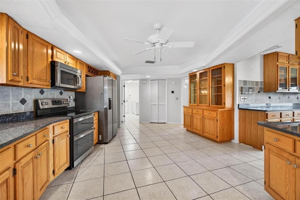 For Sale: $975,000 (3 beds, 3 baths, 3015 Square Feet)