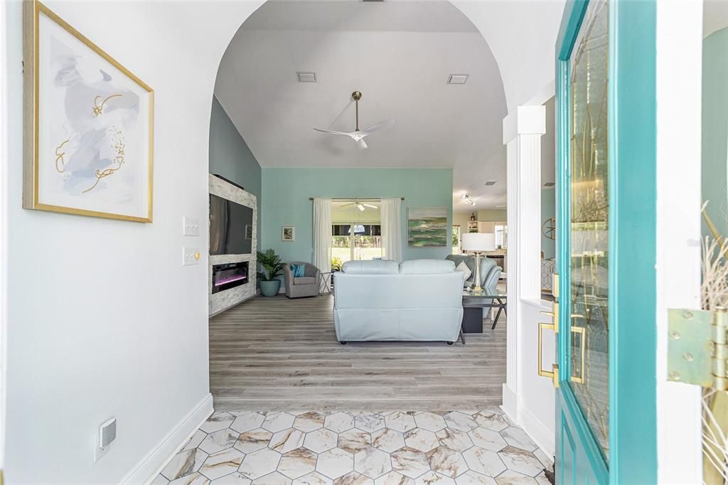 For Sale: $349,900 (3 beds, 2 baths, 1788 Square Feet)