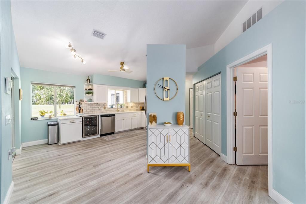 For Sale: $349,900 (3 beds, 2 baths, 1788 Square Feet)