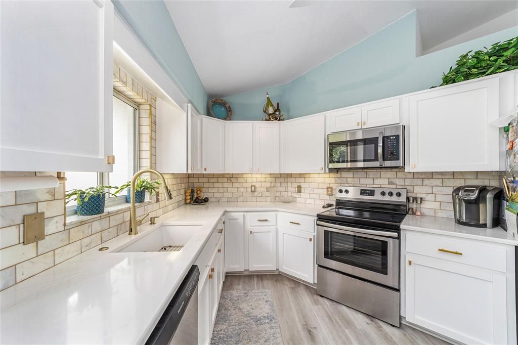 For Sale: $349,900 (3 beds, 2 baths, 1788 Square Feet)