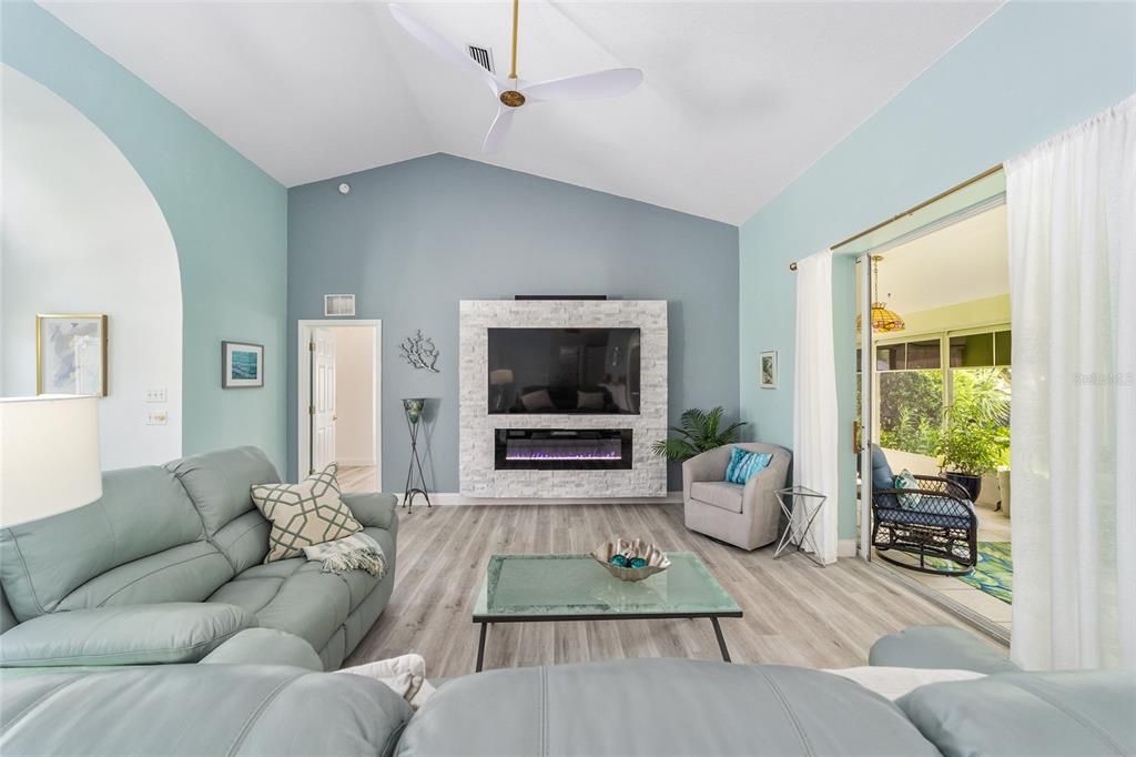 For Sale: $349,900 (3 beds, 2 baths, 1788 Square Feet)