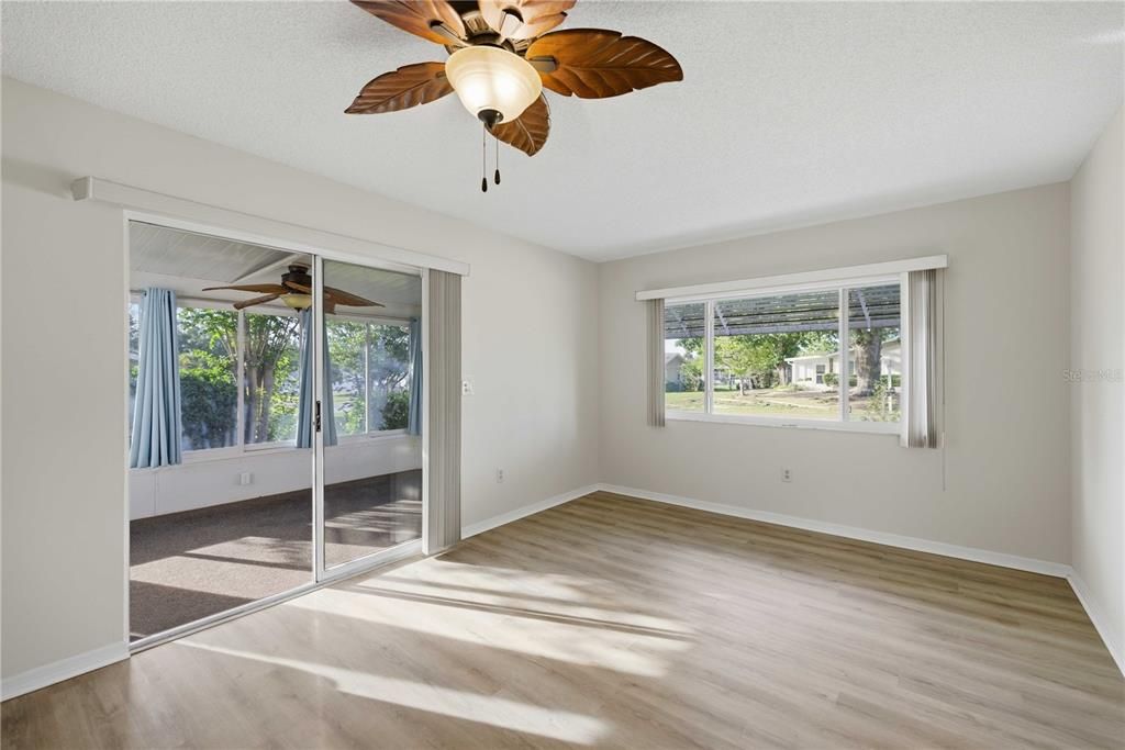 For Sale: $154,900 (2 beds, 2 baths, 960 Square Feet)