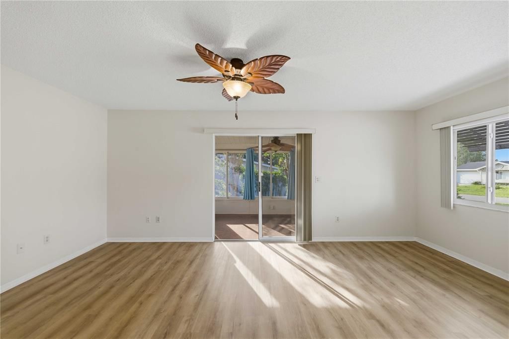 For Sale: $154,900 (2 beds, 2 baths, 960 Square Feet)