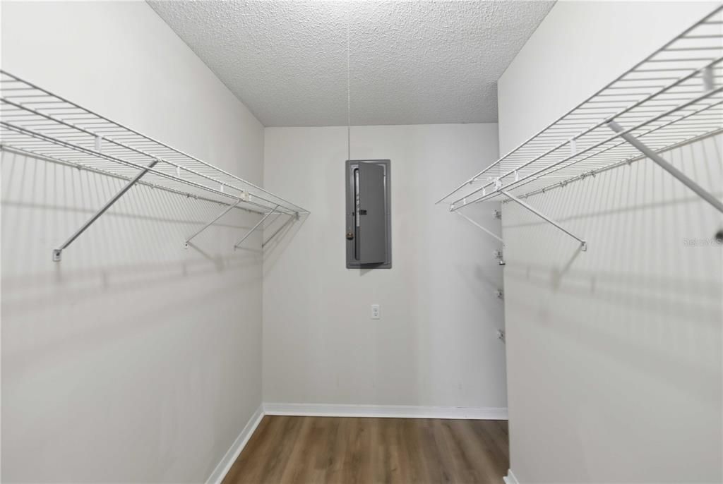 For Sale: $154,900 (2 beds, 2 baths, 960 Square Feet)