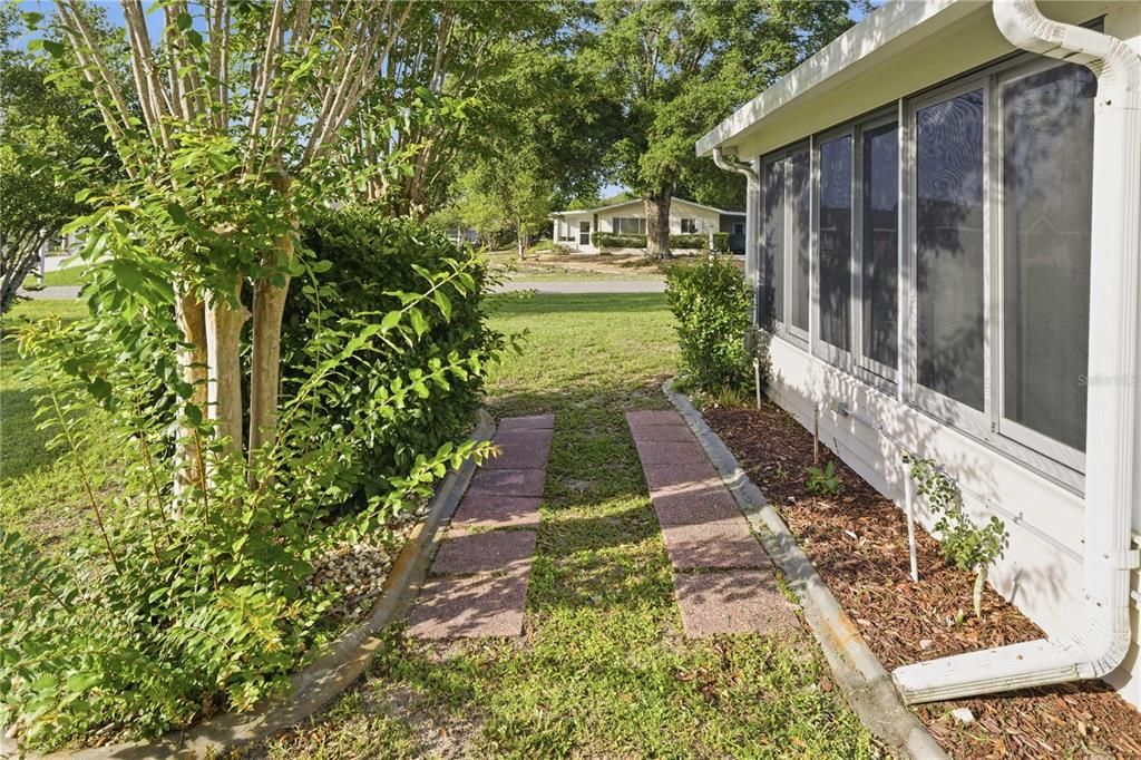 For Sale: $154,900 (2 beds, 2 baths, 960 Square Feet)