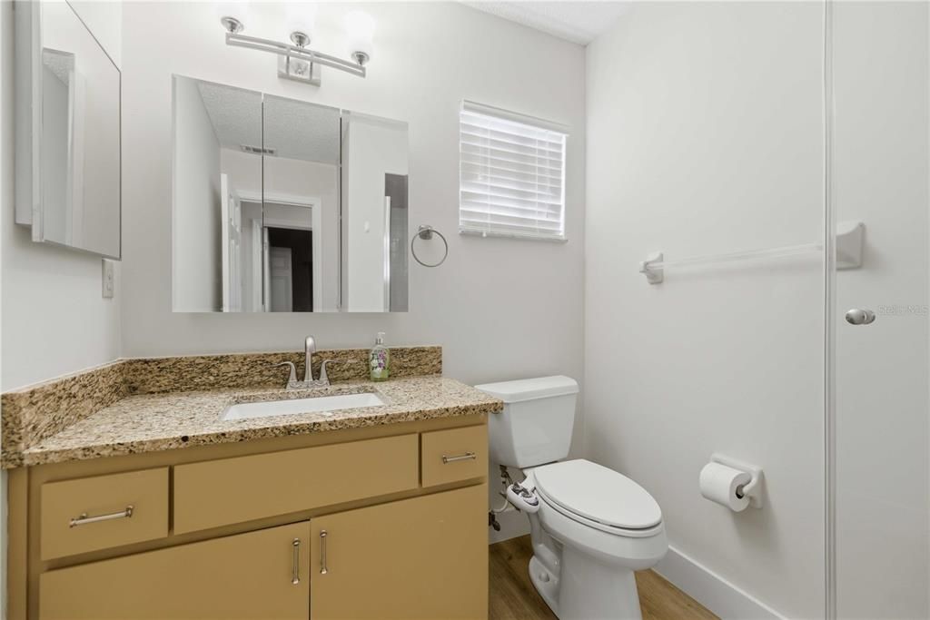 For Sale: $154,900 (2 beds, 2 baths, 960 Square Feet)