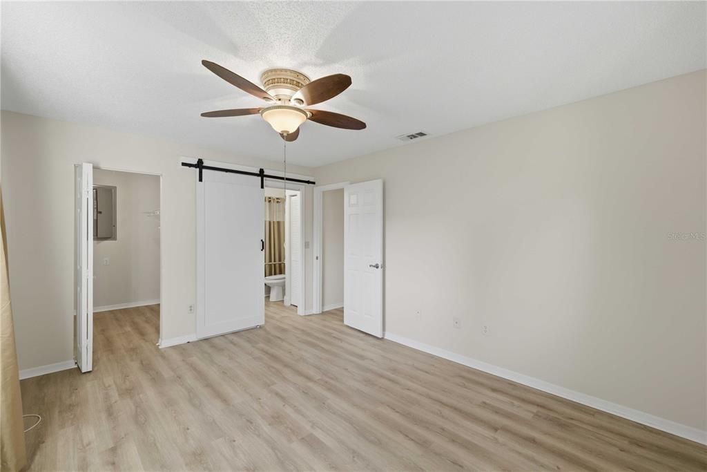 For Sale: $154,900 (2 beds, 2 baths, 960 Square Feet)