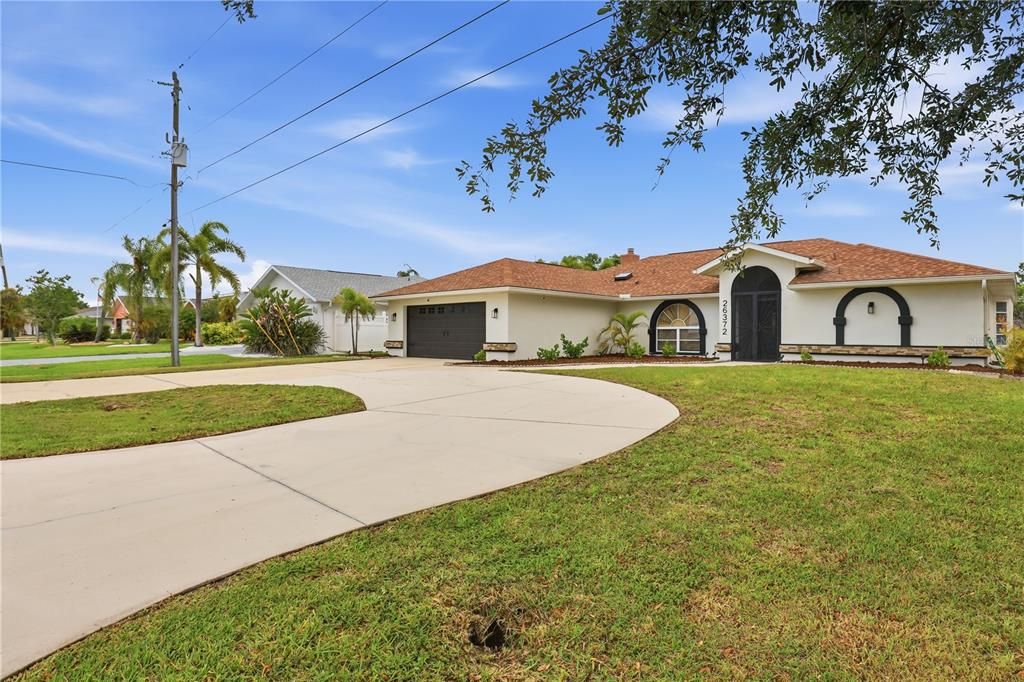 For Sale: $399,900 (3 beds, 2 baths, 2245 Square Feet)