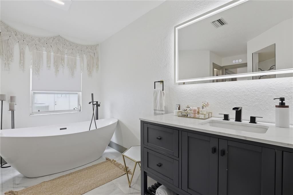 For Sale: $399,900 (3 beds, 2 baths, 2245 Square Feet)