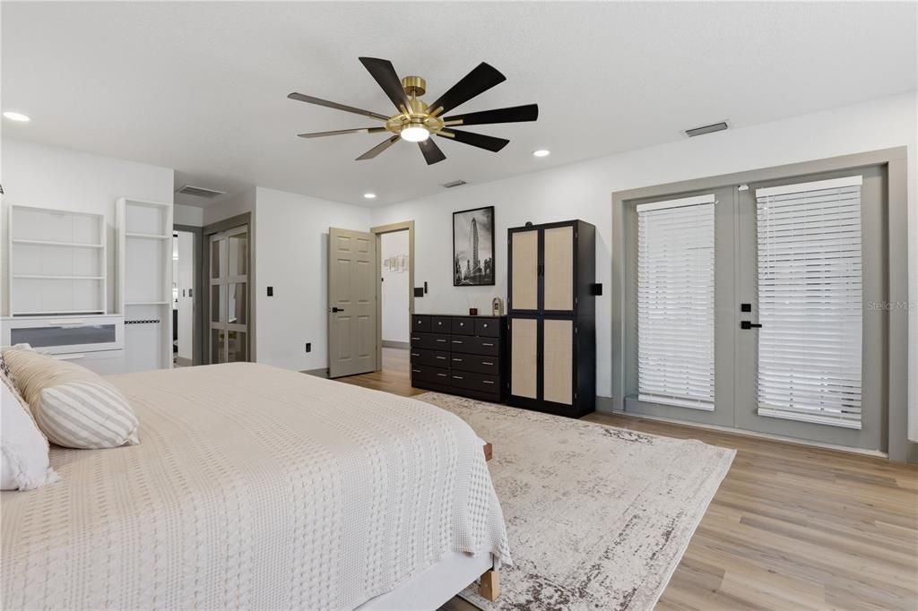 For Sale: $399,900 (3 beds, 2 baths, 2245 Square Feet)